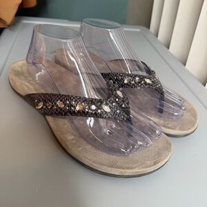 Vionic Lucia toe post sandal slate grey snake print multi-colored gems Size 9
